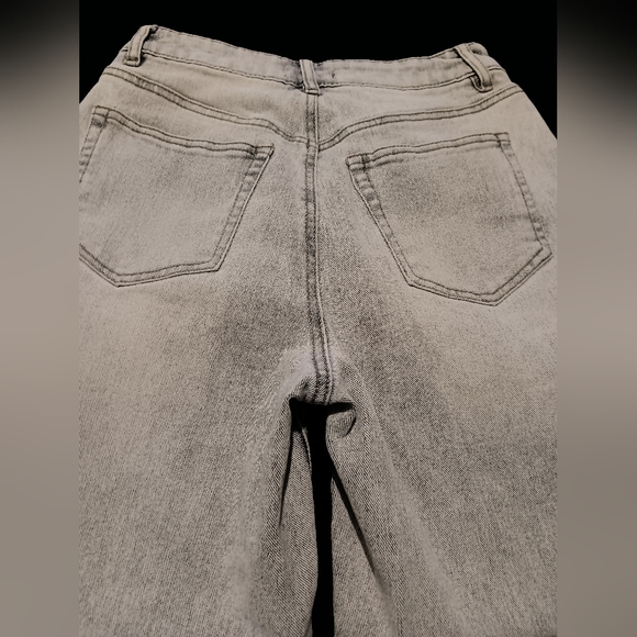 Jeans - Picture 2 of 4